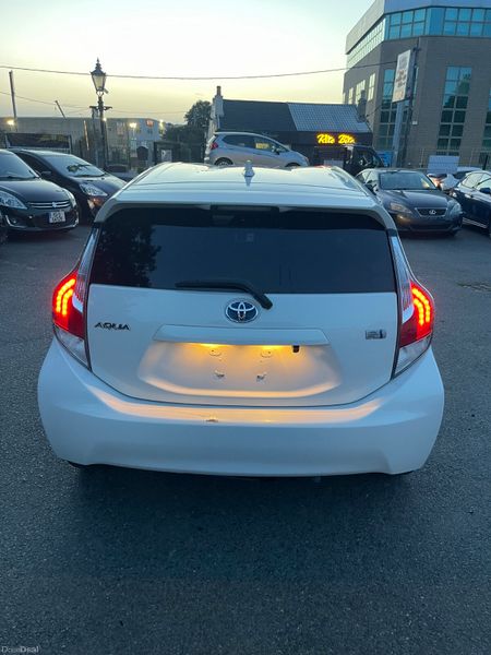 2015 Toyota Aqua, 5 of 9