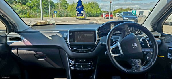 Peugeot 208 2015 Automatic Top Spec 398128704