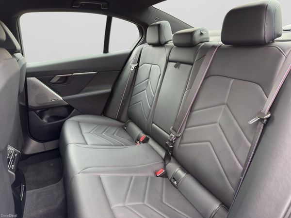 BMW i5 eDrive40 M SPORT PRO G60 - 242 Reg 398134508