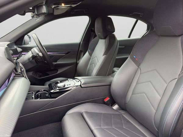 BMW i5 eDrive40 M SPORT PRO G60 - 242 Reg 398134510