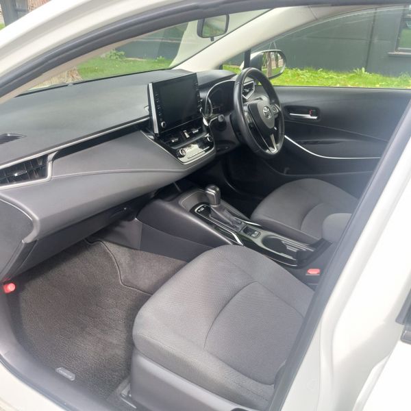 2020 ToyotaCorolla 29,900 km 398250884
