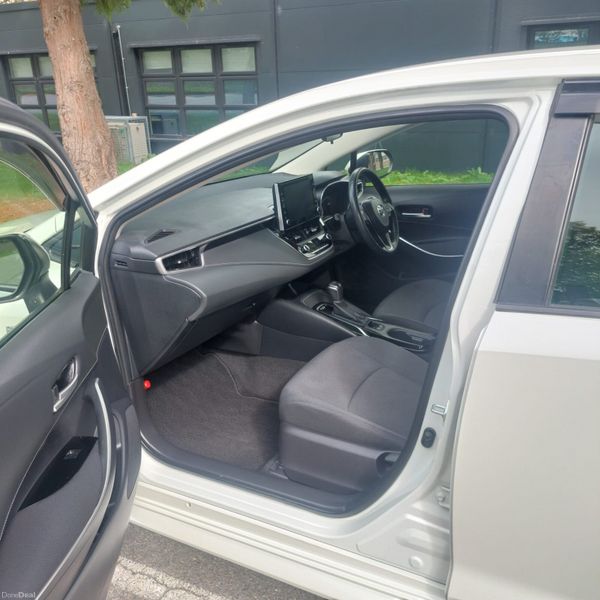 2020 ToyotaCorolla 29,900 km 398250908