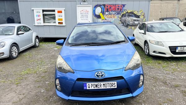 2012 Toyota Aqua, 2 of 15