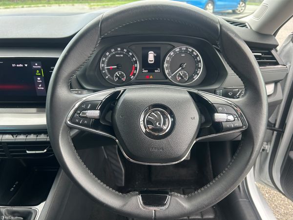 Skoda Octavia 2024 398353990