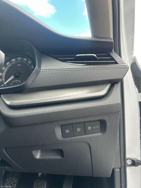 Skoda Octavia 2024 398353994