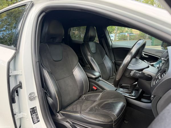 Volvo V40 2.0 D2 R-Design Automatic 398363140