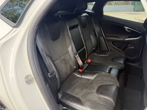 Volvo V40 2.0 D2 R-Design Automatic 398363154