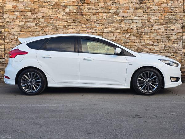 172  Ford Focus ST-LINE POWERSHIFT 398422248
