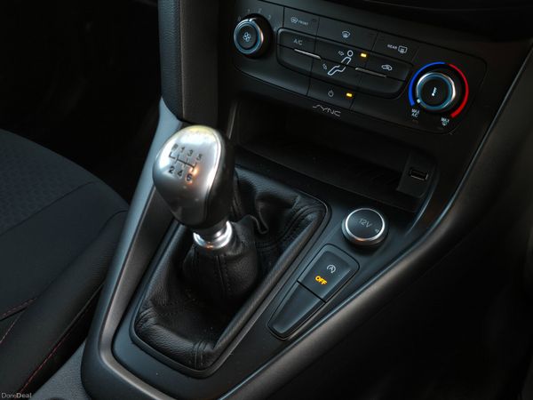 172  Ford Focus ST-LINE POWERSHIFT 398422298