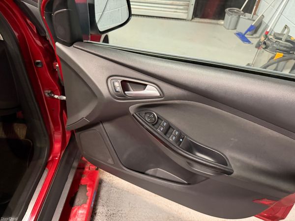 2016  FORD FOCUS      NEW NCT ! 398426416