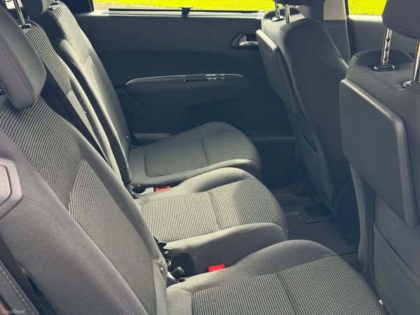 Peugeot 5008 2015 7 seater 398563082