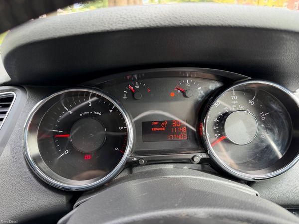 Peugeot 5008 2015 7 seater 398563090