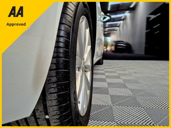 🚗2016 Volkswagen Golf Lounge Edition  | 84KM 🚗 398571112