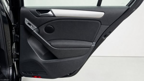 2013 VW Golf 1.2L Petrol Automatic **Sale Price** 398576150
