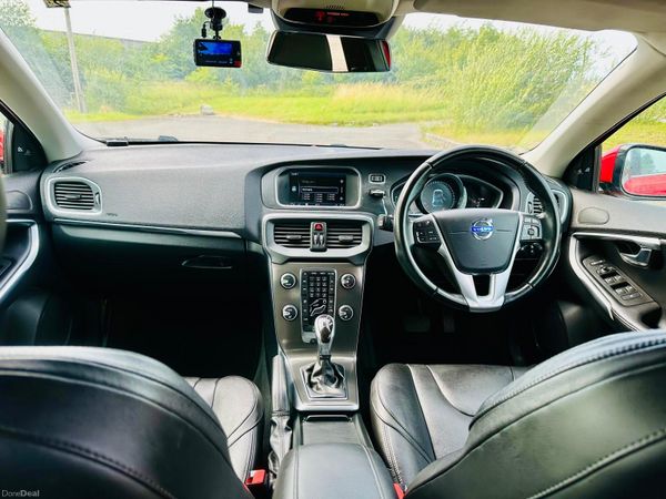Volvo V40 2015 1.6 T2 ES AUTOMATIC VERY LOW MILEAG 398608502