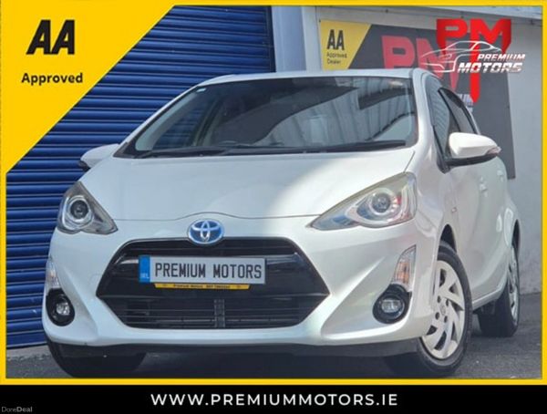 Toyota Aqua Hatchback, Petrol Hybrid, 2015, White