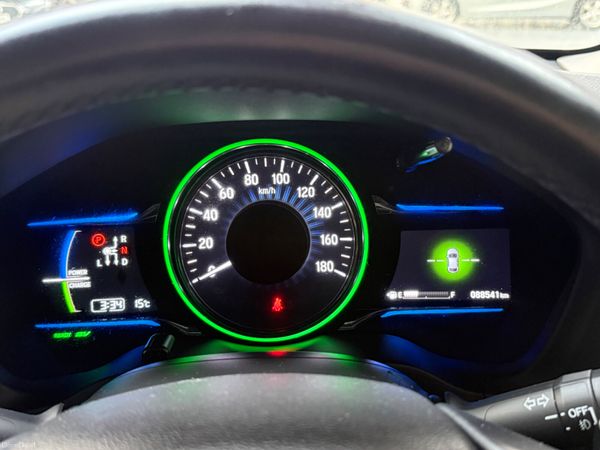 2016 Honda Vezel (HRV) 1.5 Hybrid Automatic, 398701390