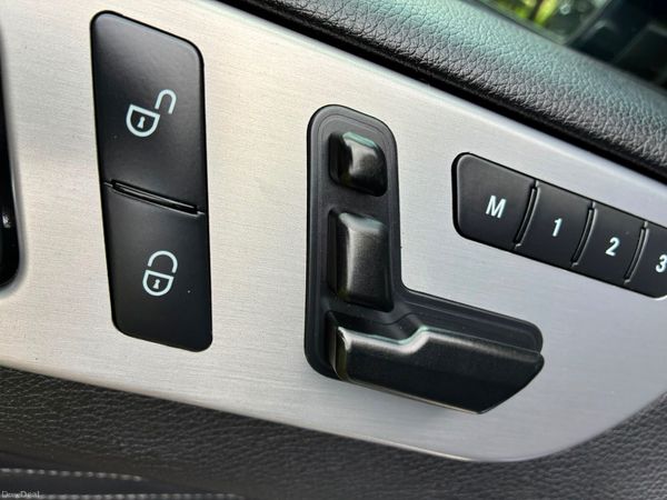 Mercedes-Benz M-Class 2013 2 Seats 398724596