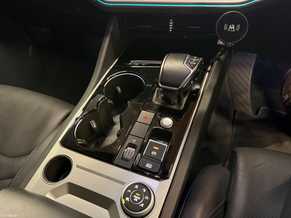 211 Volkswagen Touareg R 3Ltr PHEV 462 BHP 398858496