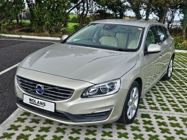2017 Volvo V60 SE Lux, 5 of 36