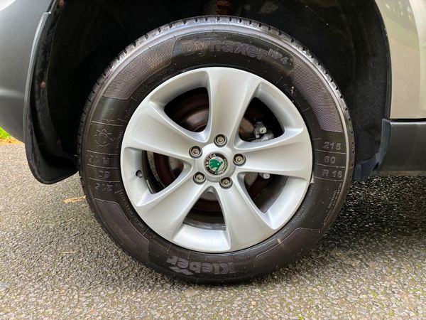 Skoda Yeti 2011 1.6 TDI Greenline is 398968230