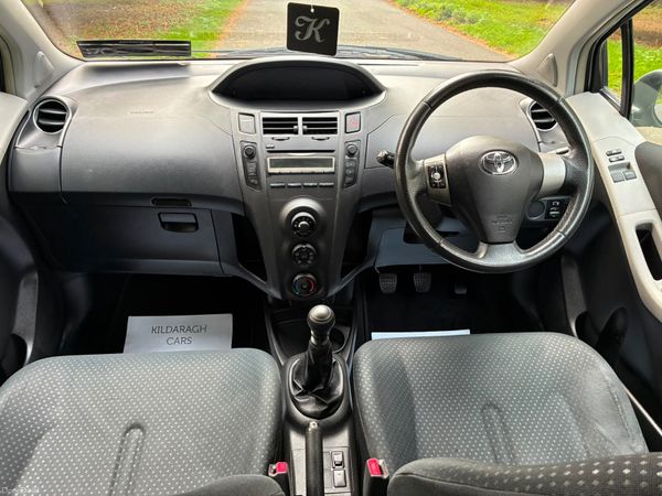 Toyota Yaris 2010 1.0 398968546