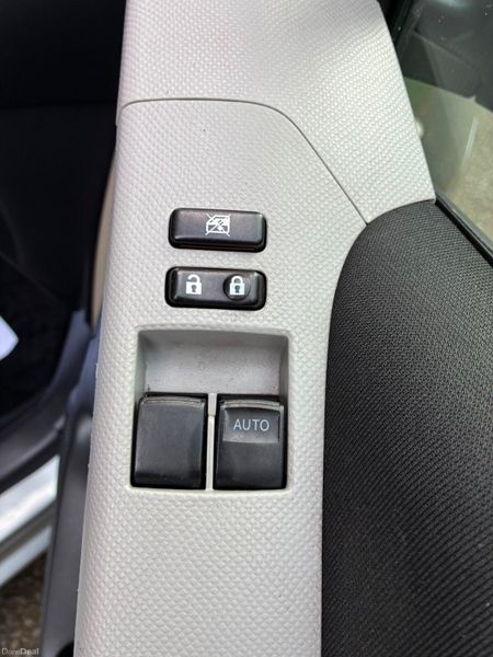 Toyota Yaris 2010 1.0 398968548