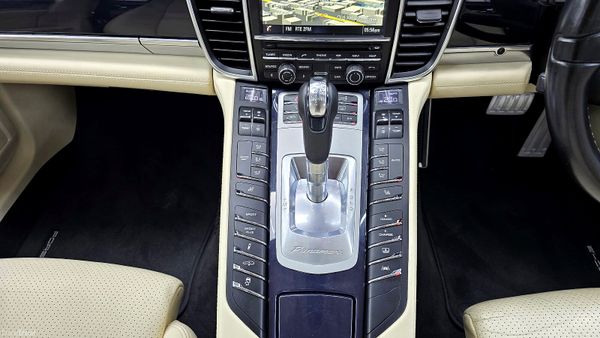 Porsche Panamera 2016  1 Year Warranty Full Servic 398970742