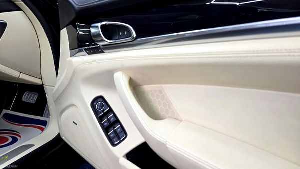 Porsche Panamera 2016  1 Year Warranty Full Servic 398970732