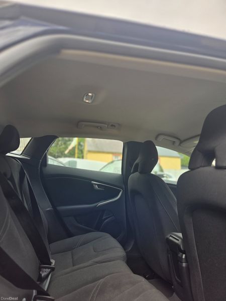 Stunning D2 Volvo V40 Low Mileage 398971696