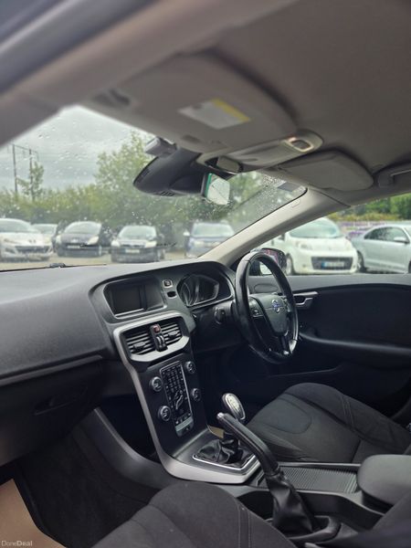 Stunning D2 Volvo V40 Low Mileage 398971698