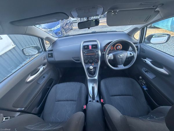 Toyota Auris 2011 398917426
