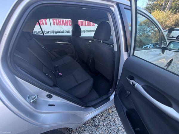 Toyota Auris 2011 398917428