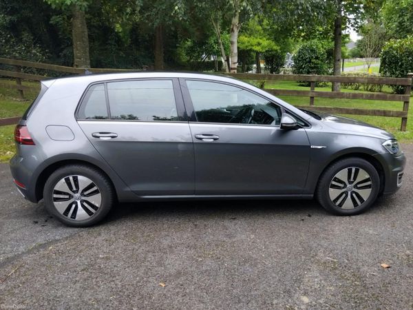 2020 Volkswagen Golf e-GOLF, 4 of 19