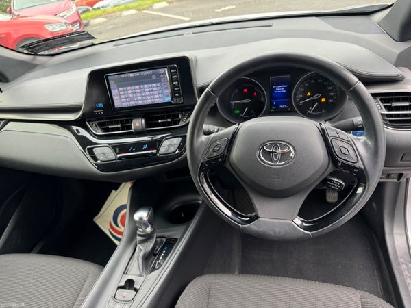 Toyota C-HR 2017 399151468