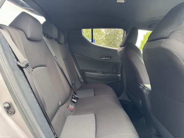 Toyota C-HR 2017 399151470