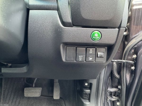 2015Honda FIT/JAZZ 1.5 Hybrid automatic 399157466