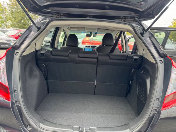 2015Honda FIT/JAZZ 1.5 Hybrid automatic 399157474