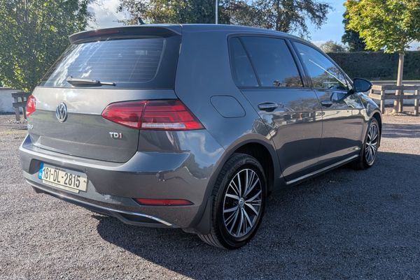 Volkswagen Golf Trendline 2018 399114308