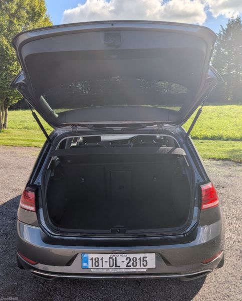 Volkswagen Golf Trendline 2018 399114310