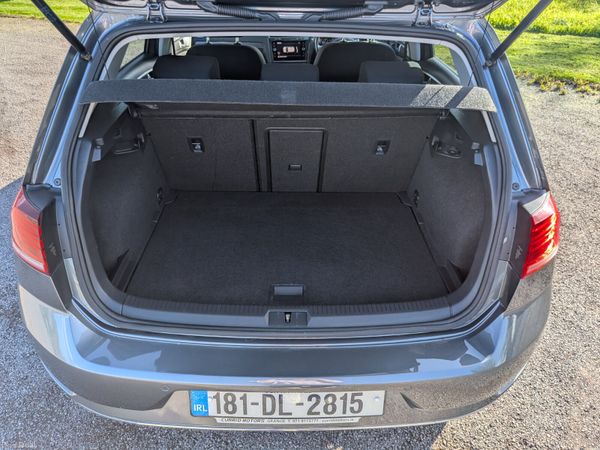 Volkswagen Golf Trendline 2018 399114312