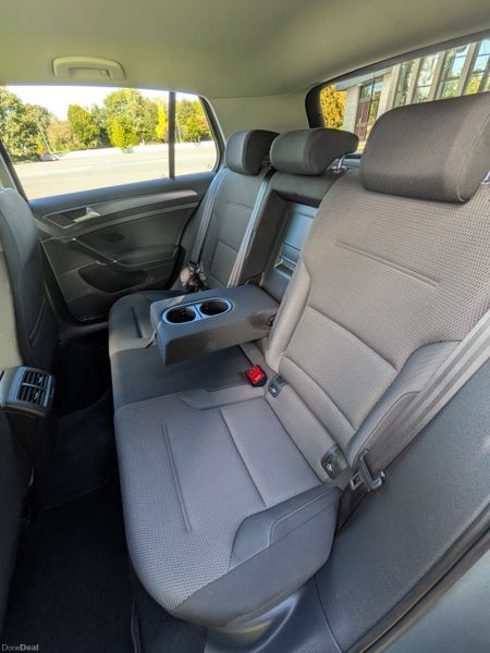 Volkswagen Golf Trendline 2018 399114326