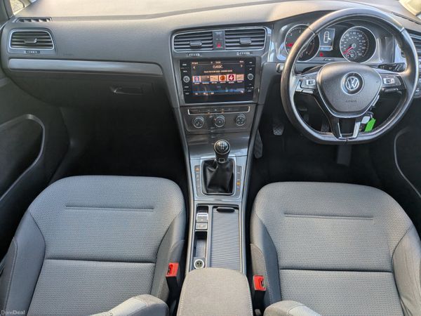 Volkswagen Golf Trendline 2018 399114330