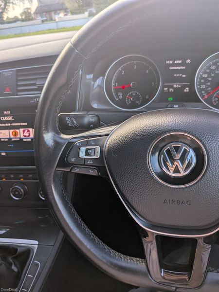 Volkswagen Golf Trendline 2018 399114334