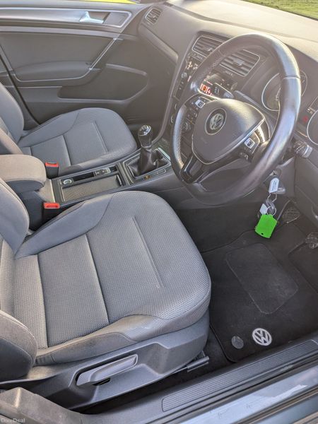 Volkswagen Golf Trendline 2018 399114336
