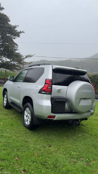 Toyota Land Cruiser 2018 399241778