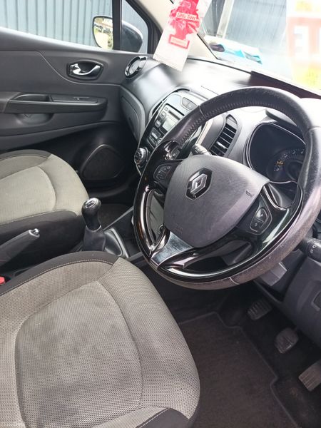 Renault Captur 2017 399243574