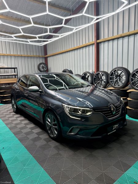 2016 (162) Renault Megane - GT line interior! 399253520