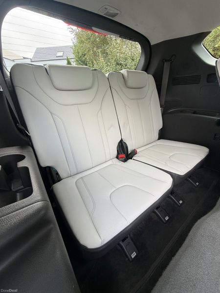 Stunning 232 Hyundai Santa Fe 7 Seater AWD! 399213360