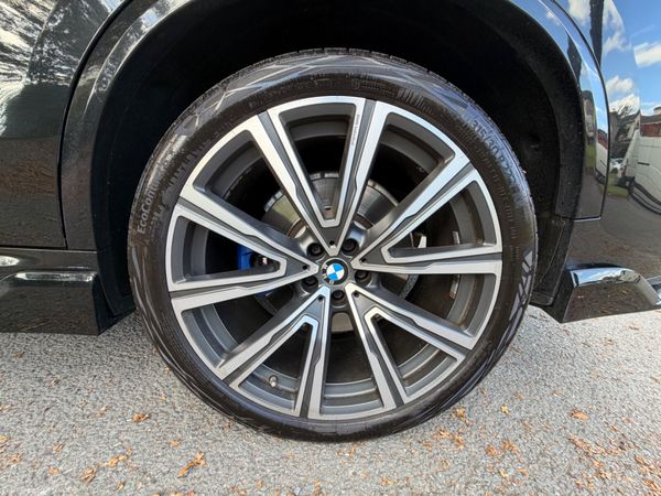 BMW X5 2021 399350836